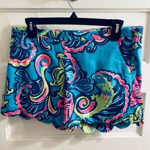 Lilly Pulitzer Blue and Pink Paisley Shorts Size 6
